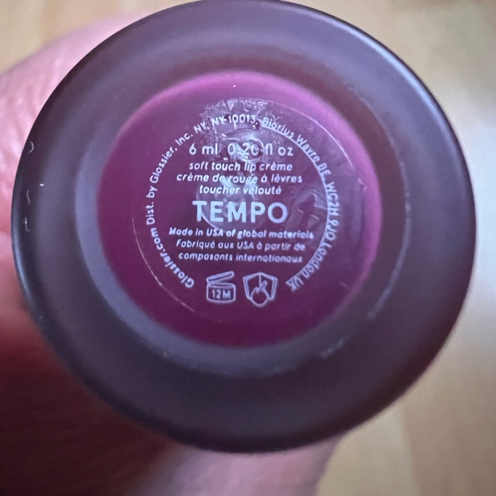 New,Glossier G Suit Soft Touch Matte Liquid Lip Crème Color:Tempo fucshia berry. - Picture 3 of 5